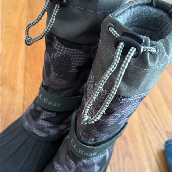 L.L. Bean Black and Gray Camouflage Snow Boots - Picture 6 of 7